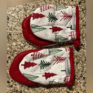 Kitchen Aid Christmas Oven Mitts - Set of 2